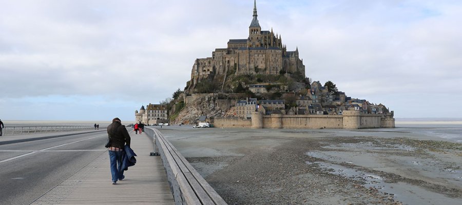 Le Mont Saint Michel du pont-passerelle